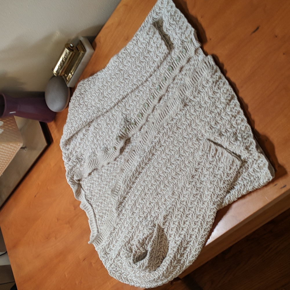 Venus Crochet Sweater - Picture 4 of 5